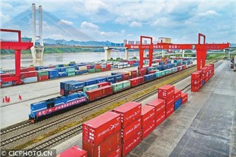 首次為龍江企業(yè)定制鐵海聯(lián)運班列